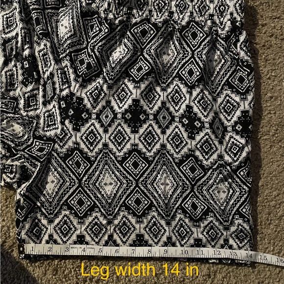 Women's Lounge Shorts paisley design with elastic waist and drawstring Size 1X - Picture 5 of 8